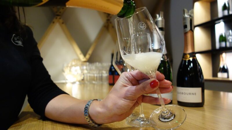 London: Full-Day English Wine Tour with Lunch - Logistics and Included Amenities