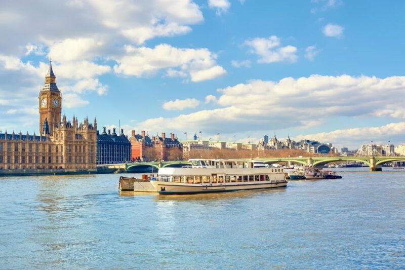 London: Full-Day Sightseeing Bus Tour with River Cruise - Exploring London’s Architectural Contrasts from the Coach
