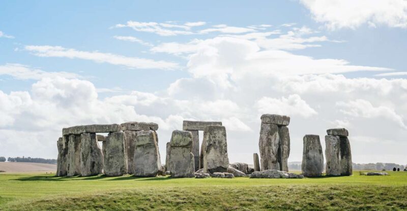 London: Full-Day Windsor, Stonehenge, and Oxford Tour - Discover the Highlights of a Full-Day Tour from London