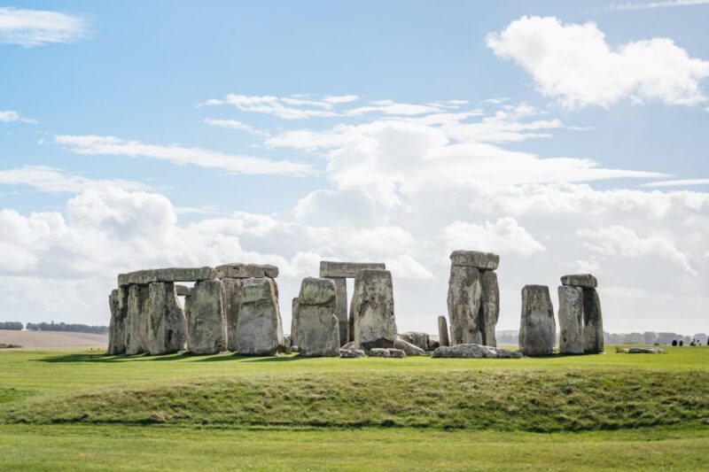 London: Full-Day Windsor, Stonehenge, and Oxford Tour - The Guide: Knowledgeable, Friendly, and Engaging