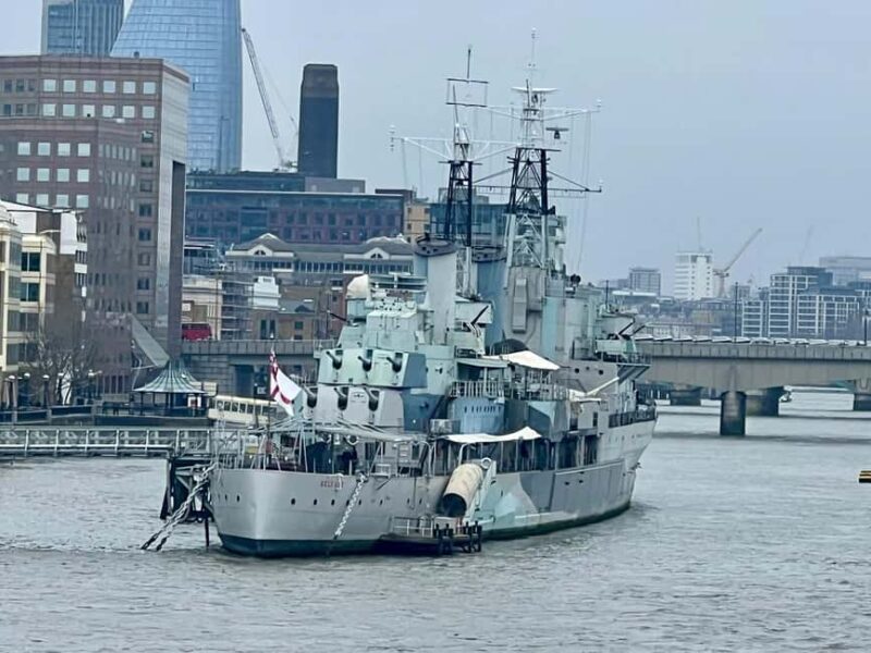 London: Full Monopoly Board Walking Tour Challenge - Lunch Break in Central London