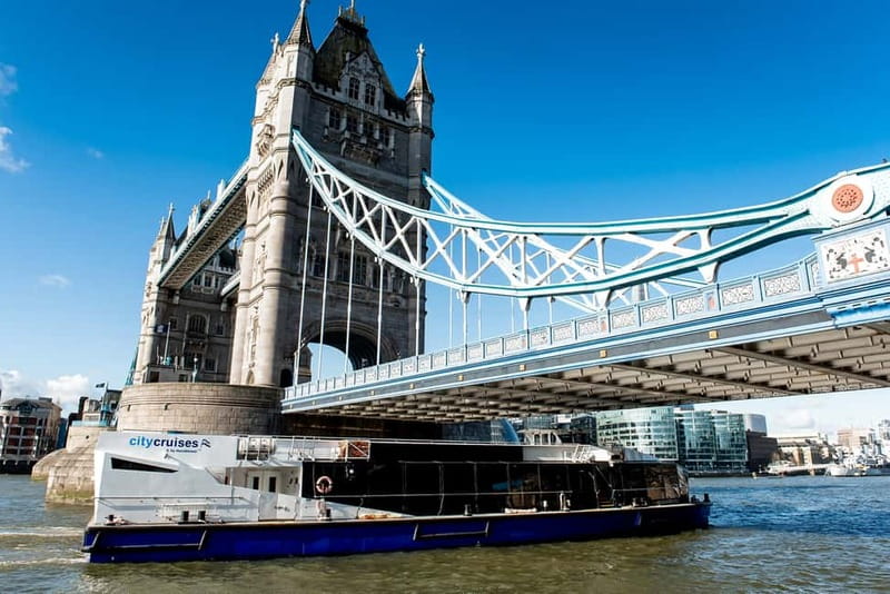 London: Fully Flexible River Thames Sightseeing Pass - The Experience of the Guides and Crew