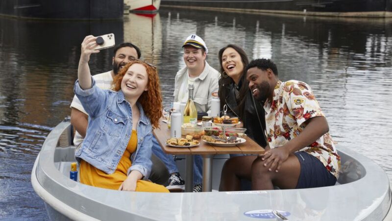 London: GoBoat Rental in Canary Wharf with London Docklands - Who Will Enjoy This Tour the Most?