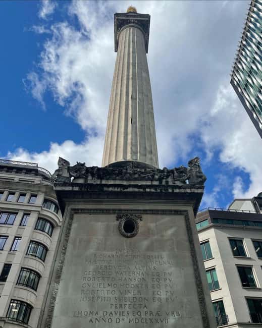 London: Great Fire Guided Walking Tour - The Starting Point at Sir William Wallace Memorial