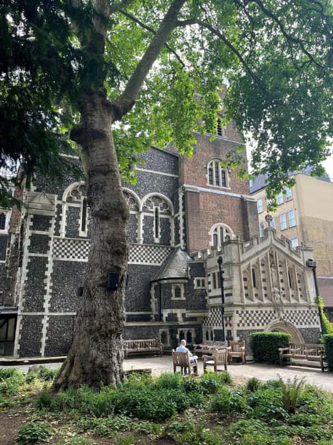 London: Great Fire Guided Walking Tour - Visiting Iconic Sites Linked to the Fire