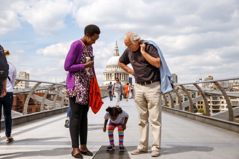 London: Guided Harry Potter Bus Tour of Locations - Visiting the Leaky Cauldron and Diagon Alley