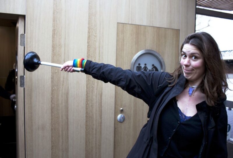 London: Guided Loo Tour - The Most Patriotic London Loo