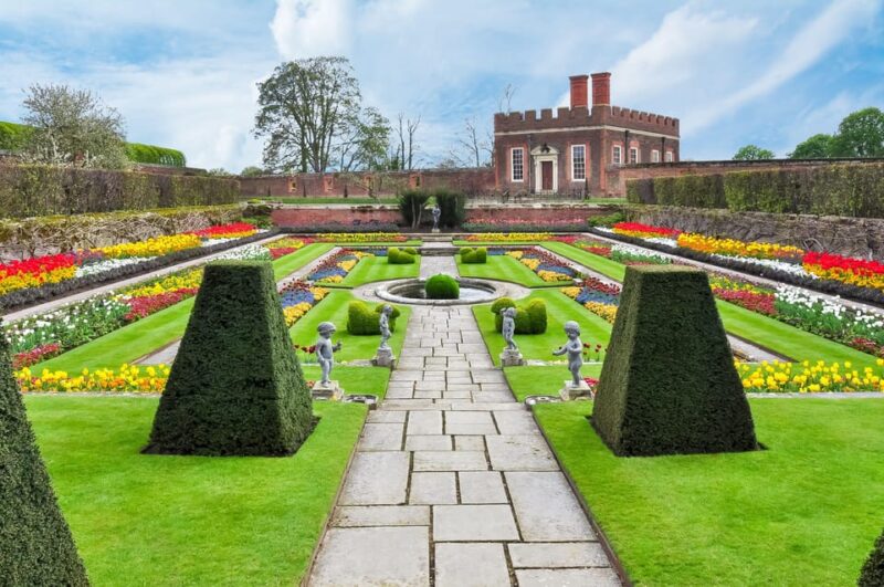London: Hampton Court Palace Private Tour with Train Option - What’s Not Included and Additional Tips