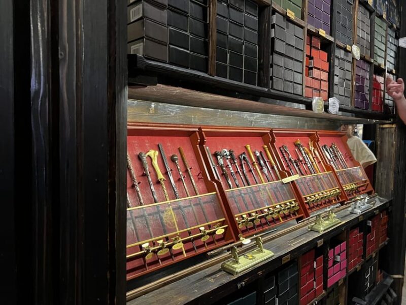 London: Harry Potter and Jack the Ripper Combo Tour - The Magical House of Spells Experience