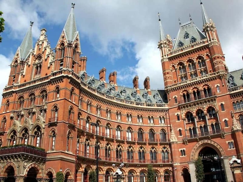 London: Harry Potter Deluxe Tour with London Eye & Dungeons - Walking Through Londons Magical Sights and Bridges