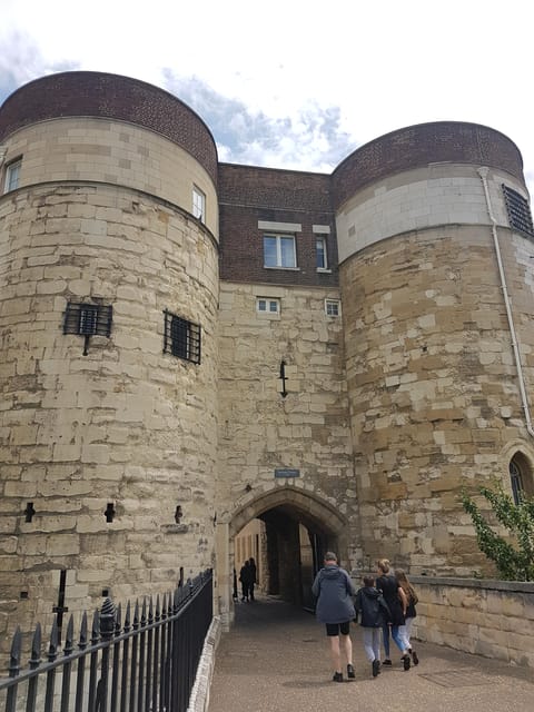 London: Harry Potter Tour - Visiting Borough Market: The Real-life Leaky Cauldron