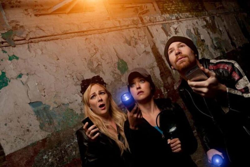 London Haunted Secrets Ghost Private Walking Tour - Exploring the Tower of London’s Haunted Tales