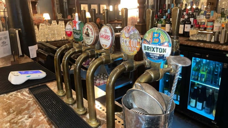 London: Historic Pub Walking Tour for Small Groups - Visiting the Ornate Pub from 1875 near Blackfriars