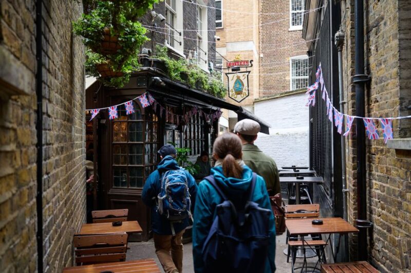 London: Historic Pubs, British Ales & Classic Dishes - Key Points