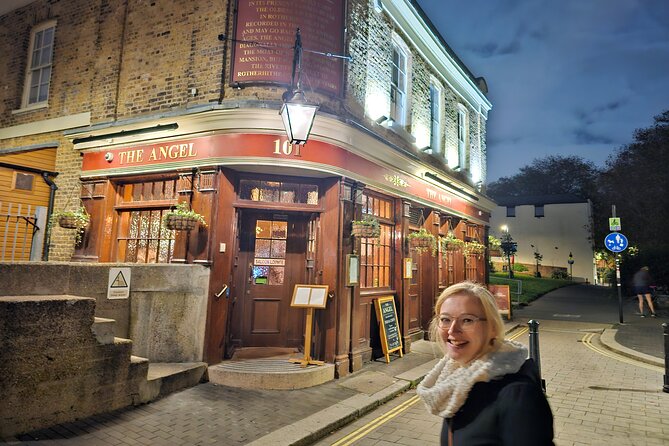 London Historical Pub Tour with Pilgrims and Pirates - Accessibility, Luggage, and Age Restrictions