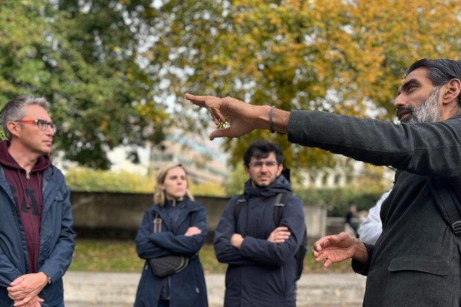 London Historical Tour: Roman Walls to Global Finance - Discovering London’s Roman Foundations and Medieval Corners