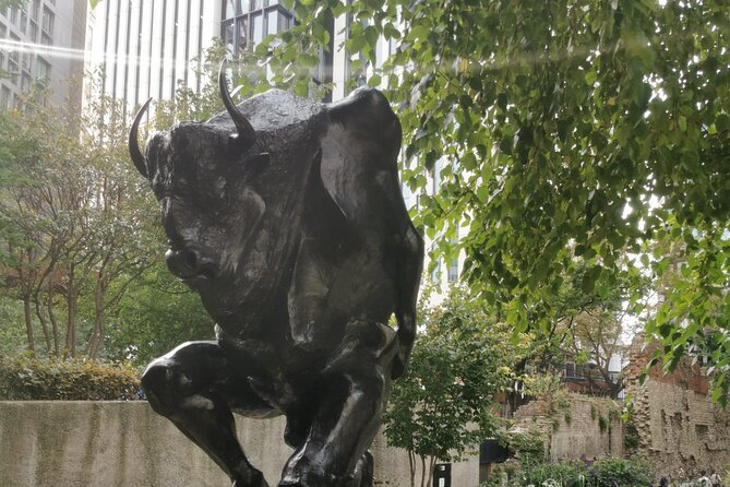 London Historical Tour: Roman Walls to Global Finance - From Memorials to the Bank of England