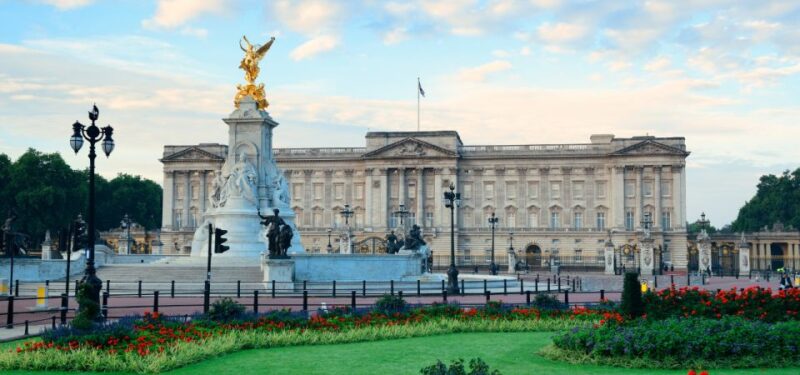 London: Historical Walking Tour in Westminster with an APP - Key Points