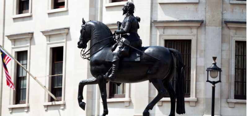 London: Historical Walking Tour in Westminster with an APP - Marvel at the Iconic Big Ben and Westminster Bridge