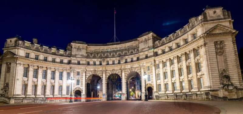 London: Historical Walking Tour in Westminster with an APP - End at Buckingham Palace with a Stop at St James’s Palace