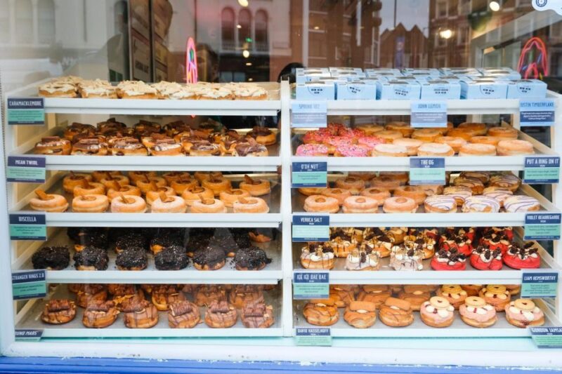 London: Holiday Doughnuts & Tea Experience at Borough Market - Key Points