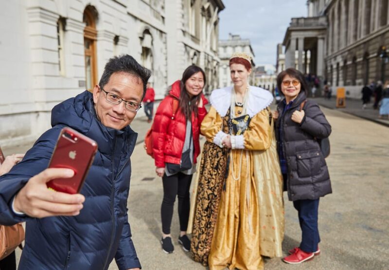 London: Hop-On Hop-Off 1 Day River Pass + Painted Hall - Explore London from the Water with a 1-Day River Pass and Painted Hall Entry