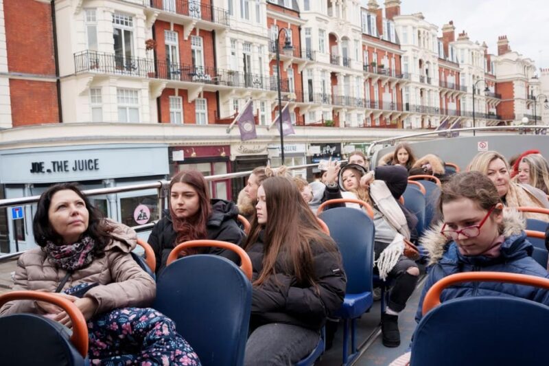 London: Hop-on Hop-off Bus Tour and Madame Tussauds Ticket - The Red Route Highlights Hyde Park and Regent’s Park