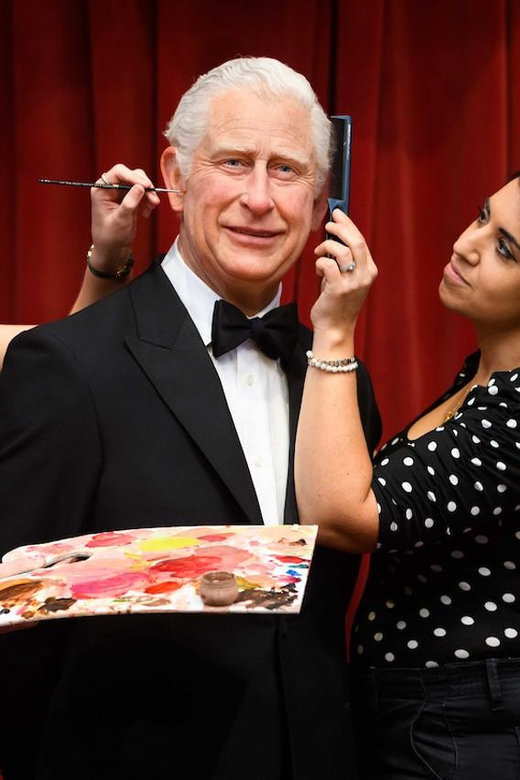 London: Hop-on Hop-off Bus Tour and Madame Tussauds Ticket - Experience the River Thames with a Sightseeing Cruise