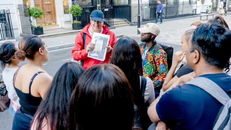 London: Hop-On Hop-Off Pass with Thames River Cruise 24 Hrs - Visiting London Landmarks on the Landmarks Tour