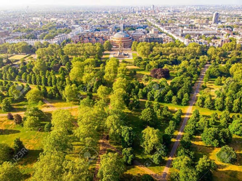 London: Hyde Park and Kensington Gardens Walking Tour - Key Points