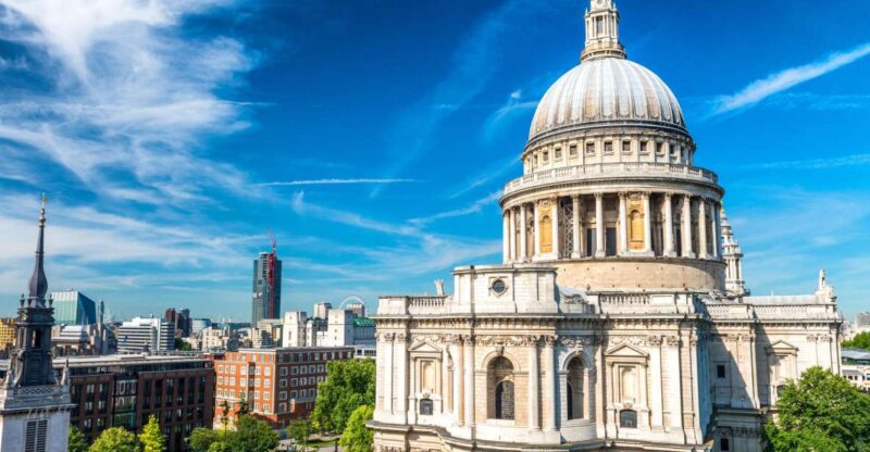 London In One Day Private tour with separate Tour Guide - Witnessing the Changing of the Guard at Buckingham Palace