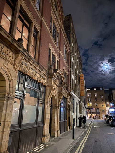 London: Jack the Ripper Guided Walking Tour - The Guide’s Expertise and Storytelling Style