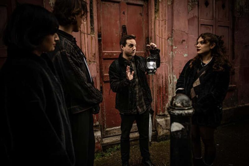 London: Jack the Ripper Night Walking Tour in Whitechapel - Interactive Detective Pack and Evidence Analysis