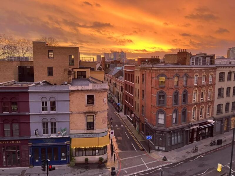London: Jack the Ripper tour in Spanish - Exploring Whitechapel’s Key Murder Sites