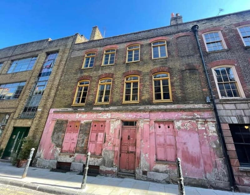 London: Jack the Ripper Tour with Historic Pub Stops - Suitability and Recommendations