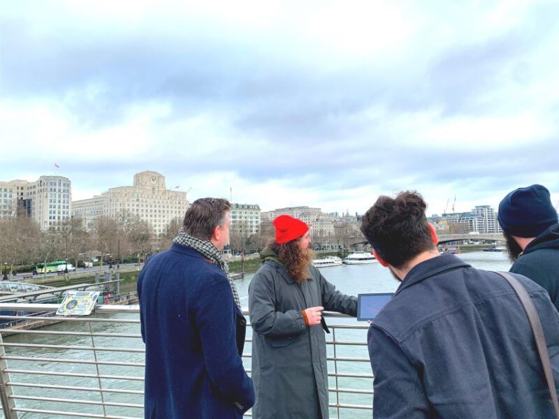 London: James Bond and Spies Walking Tour - The Role of the Guide and Their Knowledge