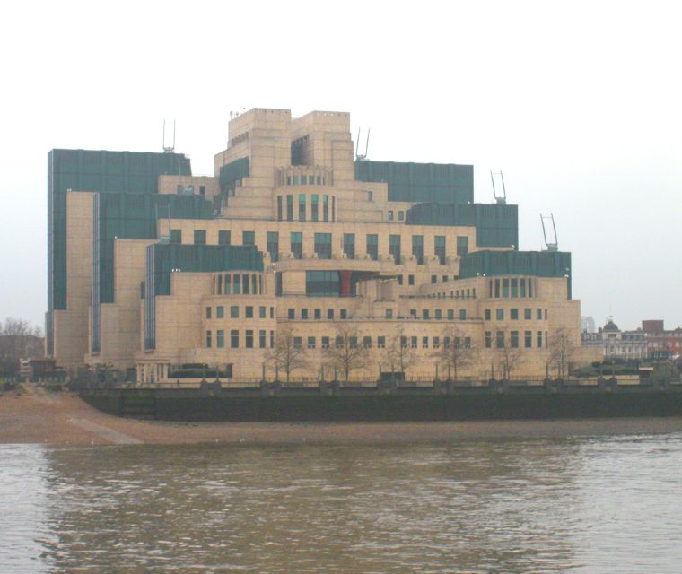 London: James Bond Shooting Locations Tour by Black Taxi - London: James Bond Shooting Locations Tour by Black Taxi