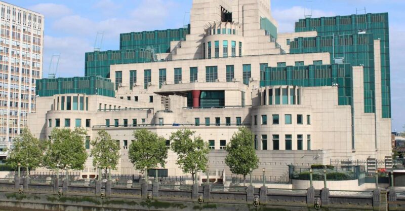 London: James Bond Small Group Mini Coach Tour - Comparing This Tour to Other London Experiences