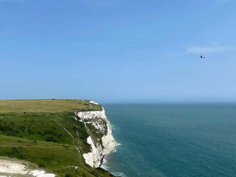 London: Leeds Castle, Canterbury & Dover Cliffs Voyage - Discover the Charm of Medieval England in a Private Day Tour