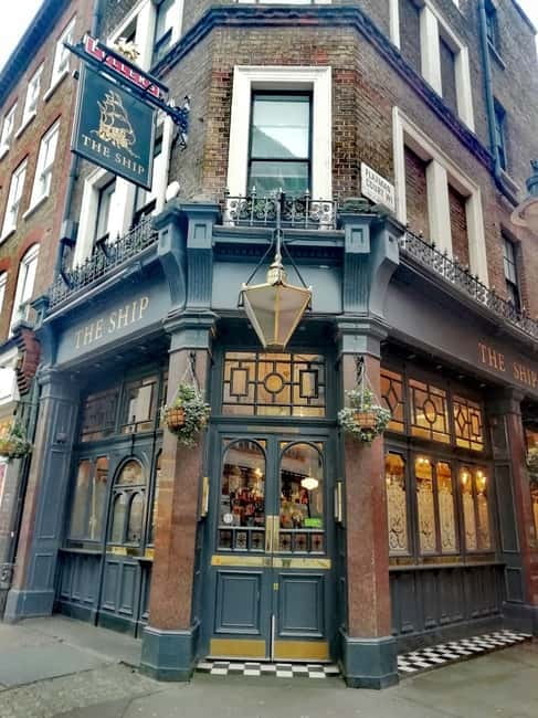London: 'London Rocks!' Private Music Walking Tour in Soho - The Atmosphere at The Ship Pub