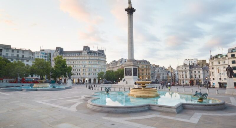 London: London Sightseeing Walking Tour with 30+ Sights - Highlights of the Tour: Iconic Landmarks and Photo Opportunities