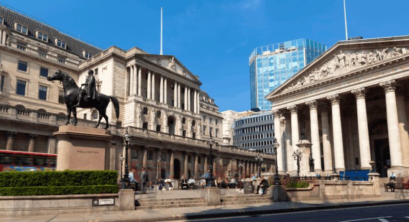 London: London Sightseeing Walking Tour with 30+ Sights - Who Will Enjoy This Tour Most?