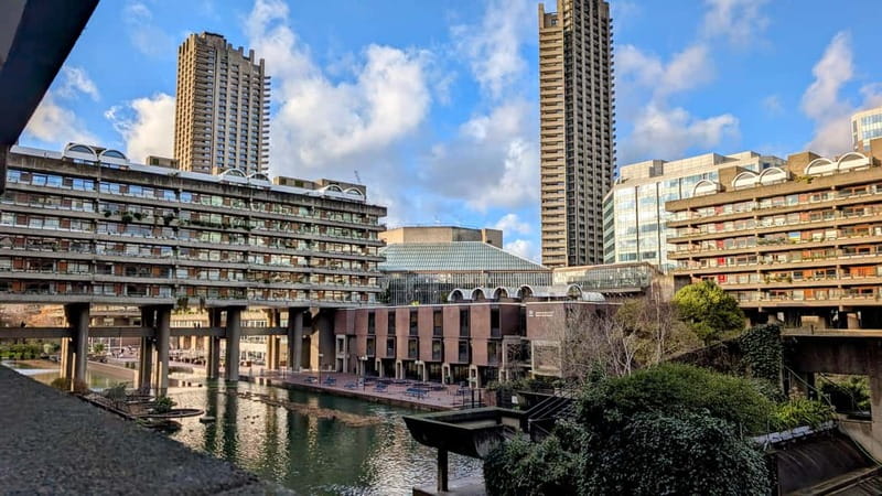London: Modern Architecture & Building Guided Walking Tour - Ending at the NLA and Viewing Scale Models