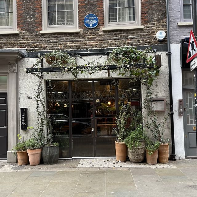 London: Music walking tour of Soho - End in a Historic Pub, The Dog and Duck