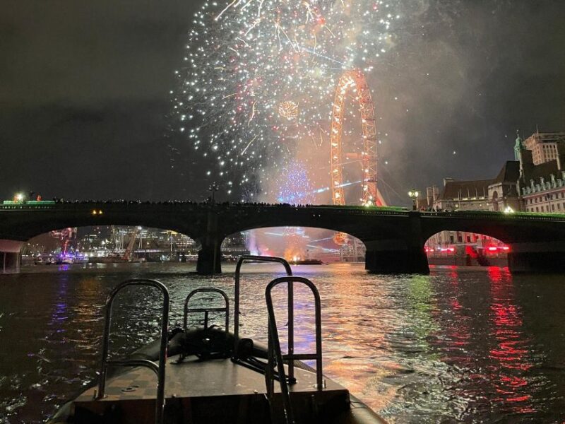 LONDON: NYE 2025 Fireworks PRIVATE BOAT - Front Row Views - Navigating Away From the Crowds