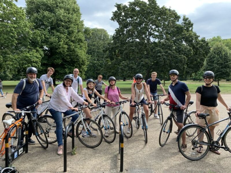 London: Parks and Palaces Guided Morning Bike Tour - Navigating the Streets During Peak Hours