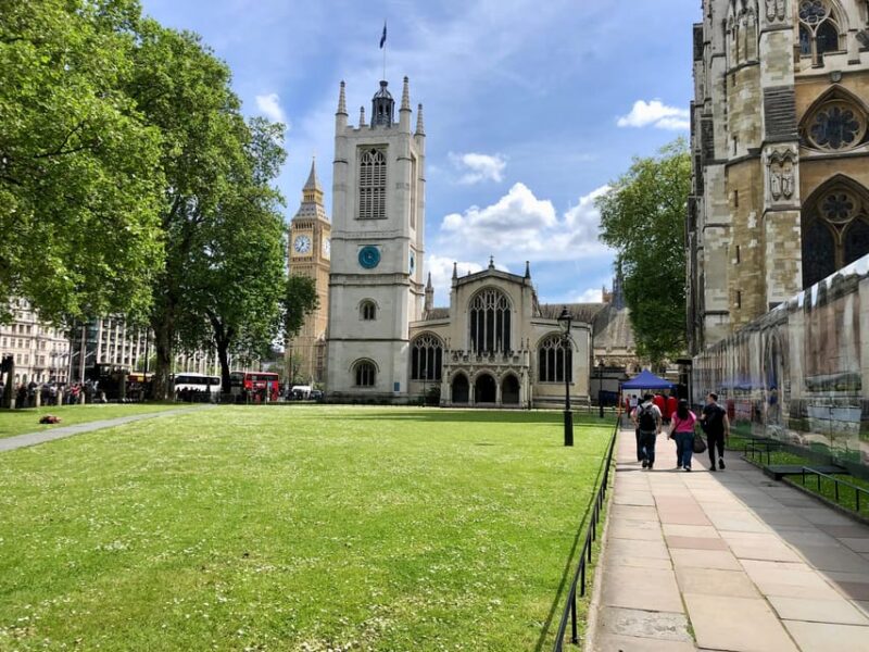 London: Parliament & Palaces private walking tour with guide - Green Park and London’s Exclusive Shopping District