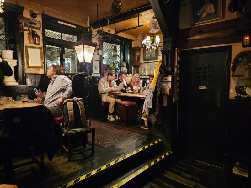 London: Pilgrims and Pirates Historical Pub Tour - Key Points