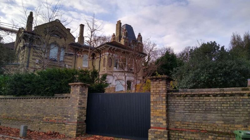 London: Private Celebrity Homes Tour of Hampstead - The Tour Starting Point and Logistics