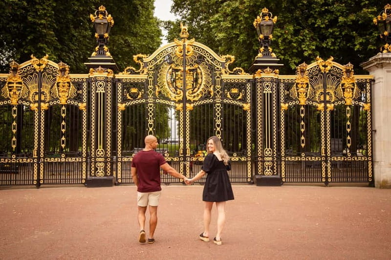 London: Private Couples Photography Session with Landmarks - Accessibility, Cancellation, and Booking Flexibility